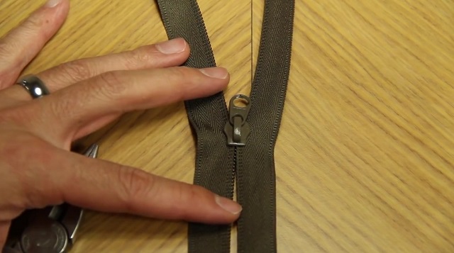 Elromlott a cipzár a táskádon? Ezzel a trükkel pár perc alatt megjavíthatod!